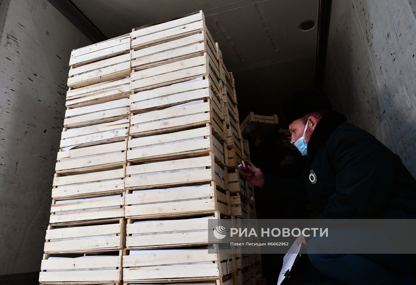 Работа таможенной службы в аэропорту Кольцово в Екатеринбурге