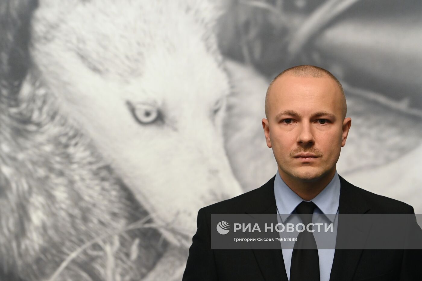 Вернисаж выставки "Северный ветер. Проект Ренаты Литвиновой и Гоши Рубчинского"