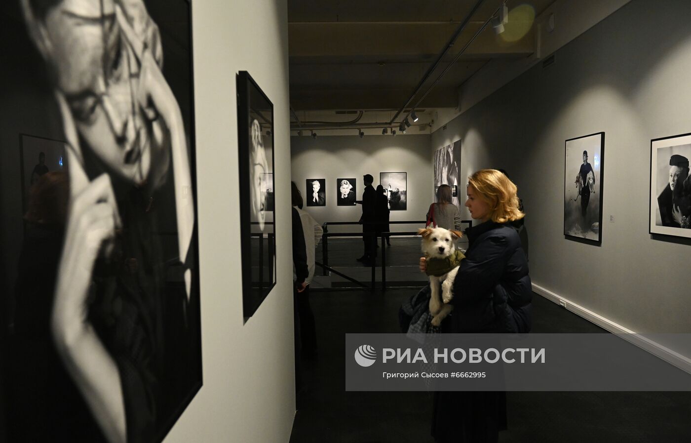 Вернисаж выставки "Северный ветер. Проект Ренаты Литвиновой и Гоши Рубчинского"