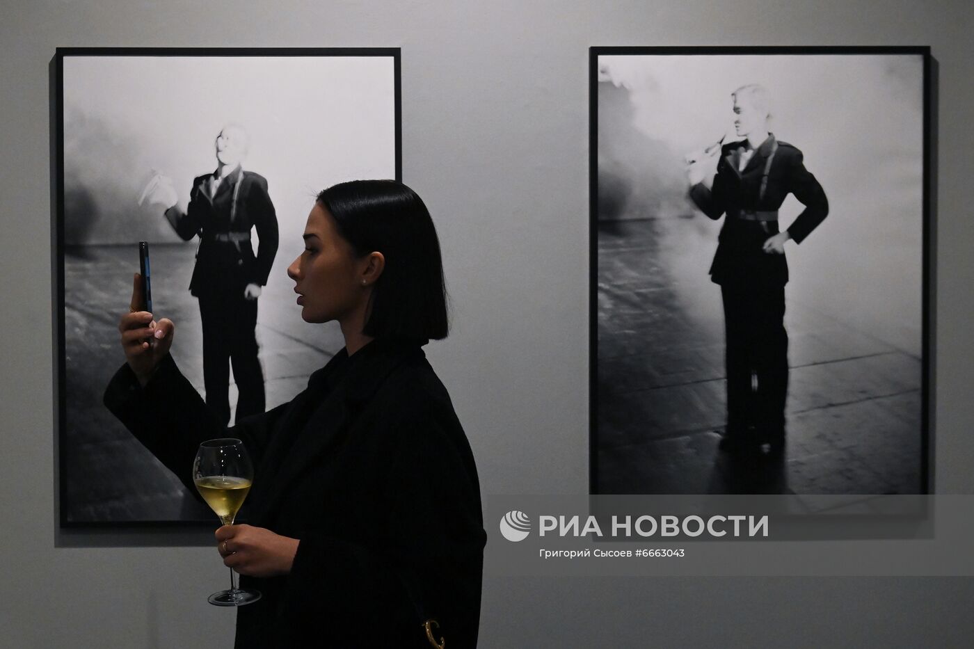 Вернисаж выставки "Северный ветер. Проект Ренаты Литвиновой и Гоши Рубчинского"