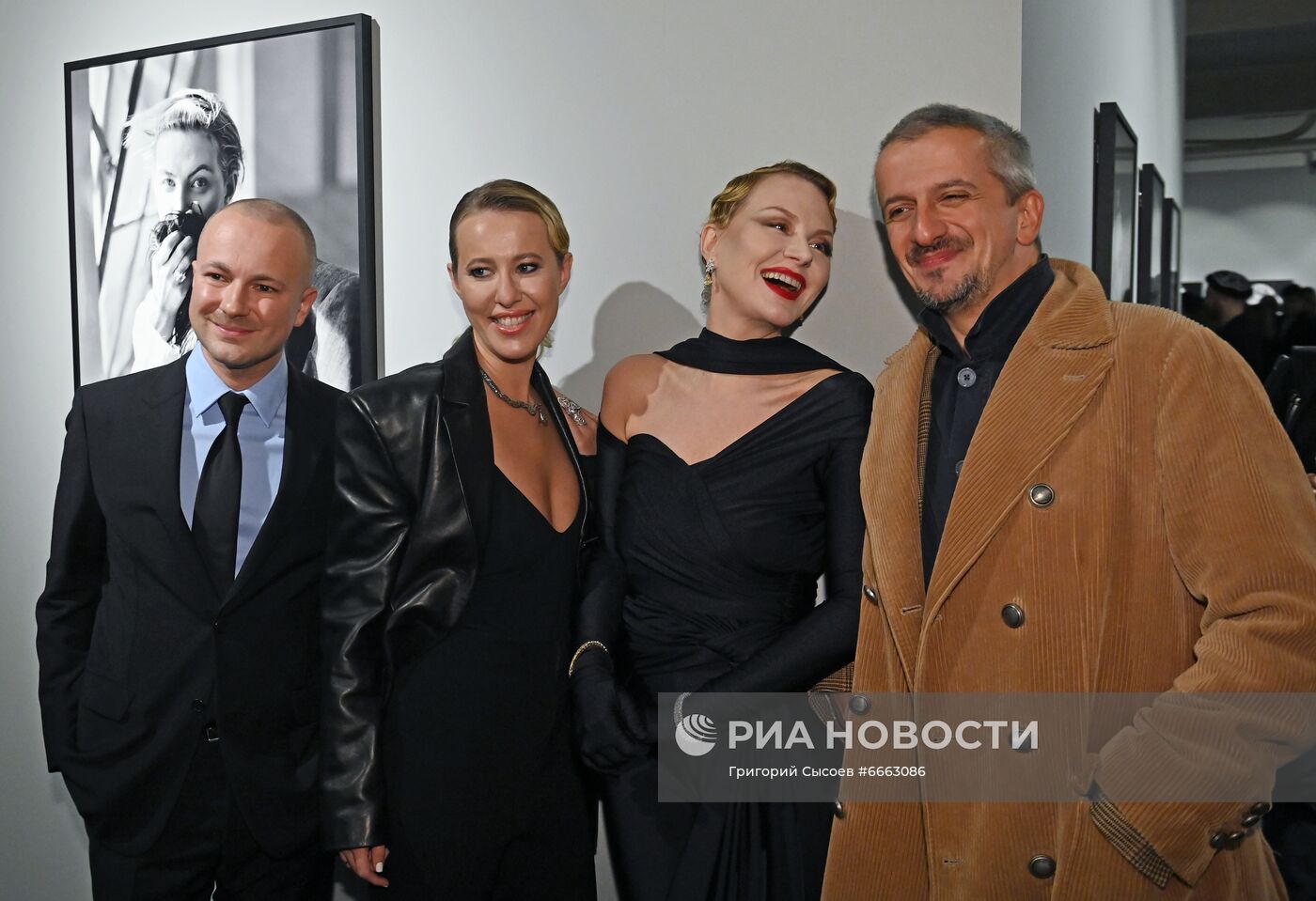 Вернисаж выставки "Северный ветер. Проект Ренаты Литвиновой и Гоши Рубчинского"