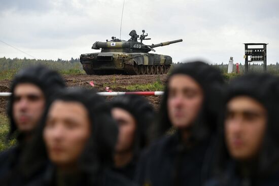 Показные занятия военнослужащих танковой армии Западного военного округа
