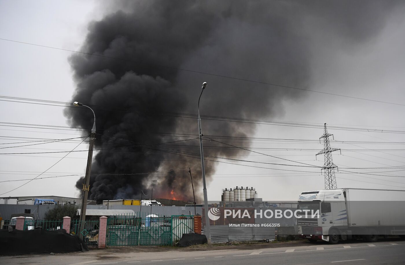 Пожар на складе в Новой Москве