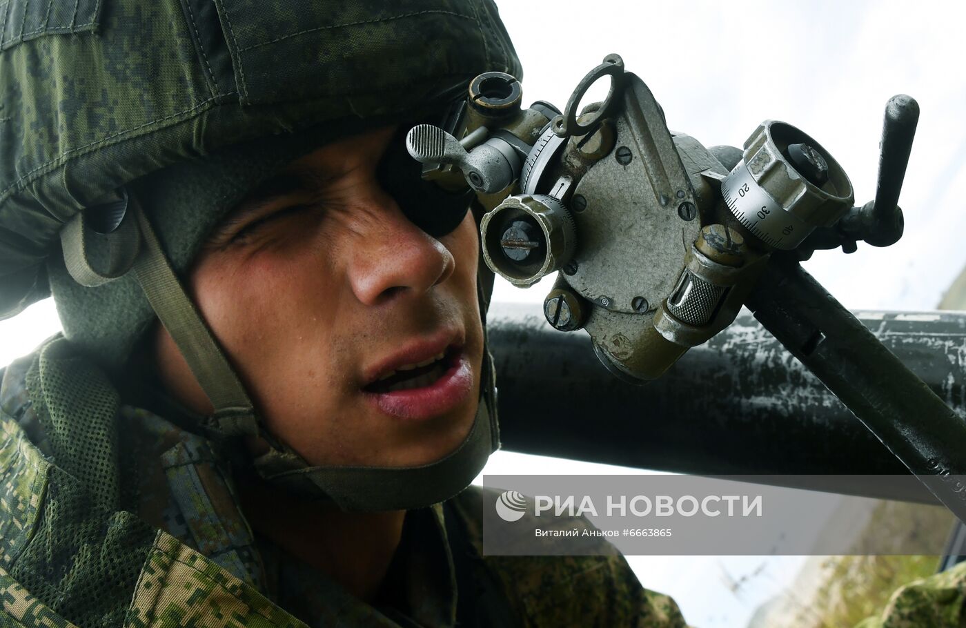 Тренировка морской пехоты Тихоокеанского флота по высадке воздушного десанта в Приморье