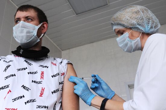 Вакцинация от Covid-19 сотрудников предприятия ПАО "Пигмент" в Тамбове