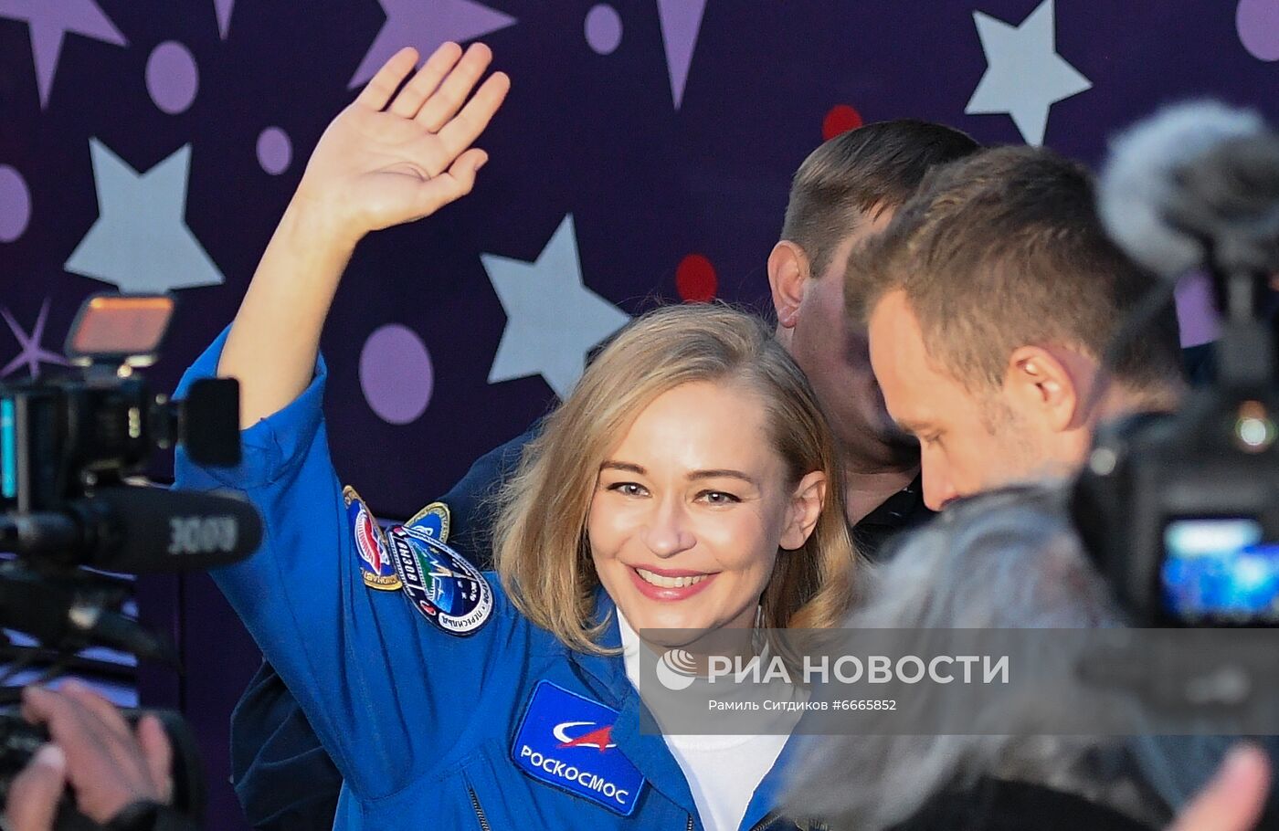 Подготовка к старту ТПК "Союз МС-19" со съемочной группой фильма "Вызов"