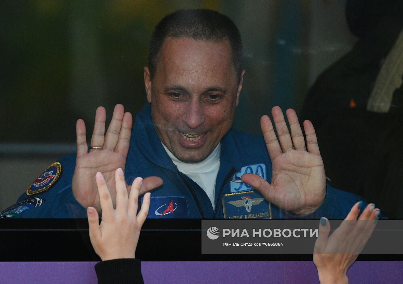 Подготовка к старту ТПК "Союз МС-19" со съемочной группой фильма "Вызов"