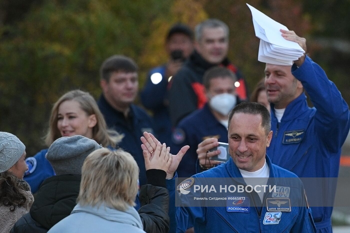 Подготовка к старту ТПК "Союз МС-19" со съемочной группой фильма "Вызов"