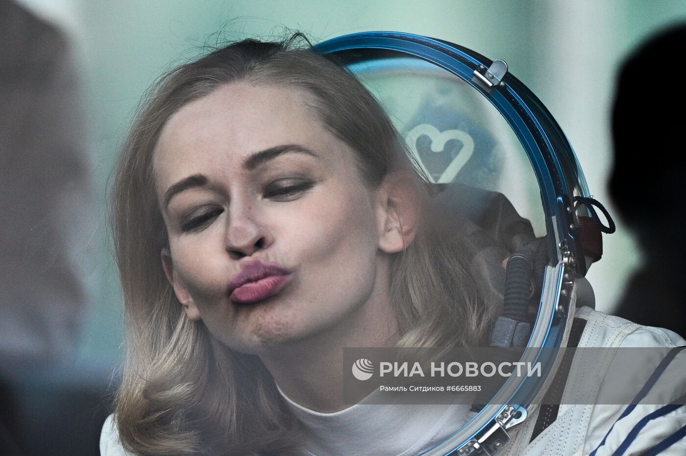 Подготовка к старту ТПК "Союз МС-19" со съемочной группой фильма "Вызов"