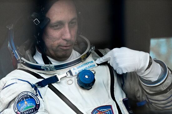 Подготовка к старту ТПК "Союз МС-19" со съемочной группой фильма "Вызов"