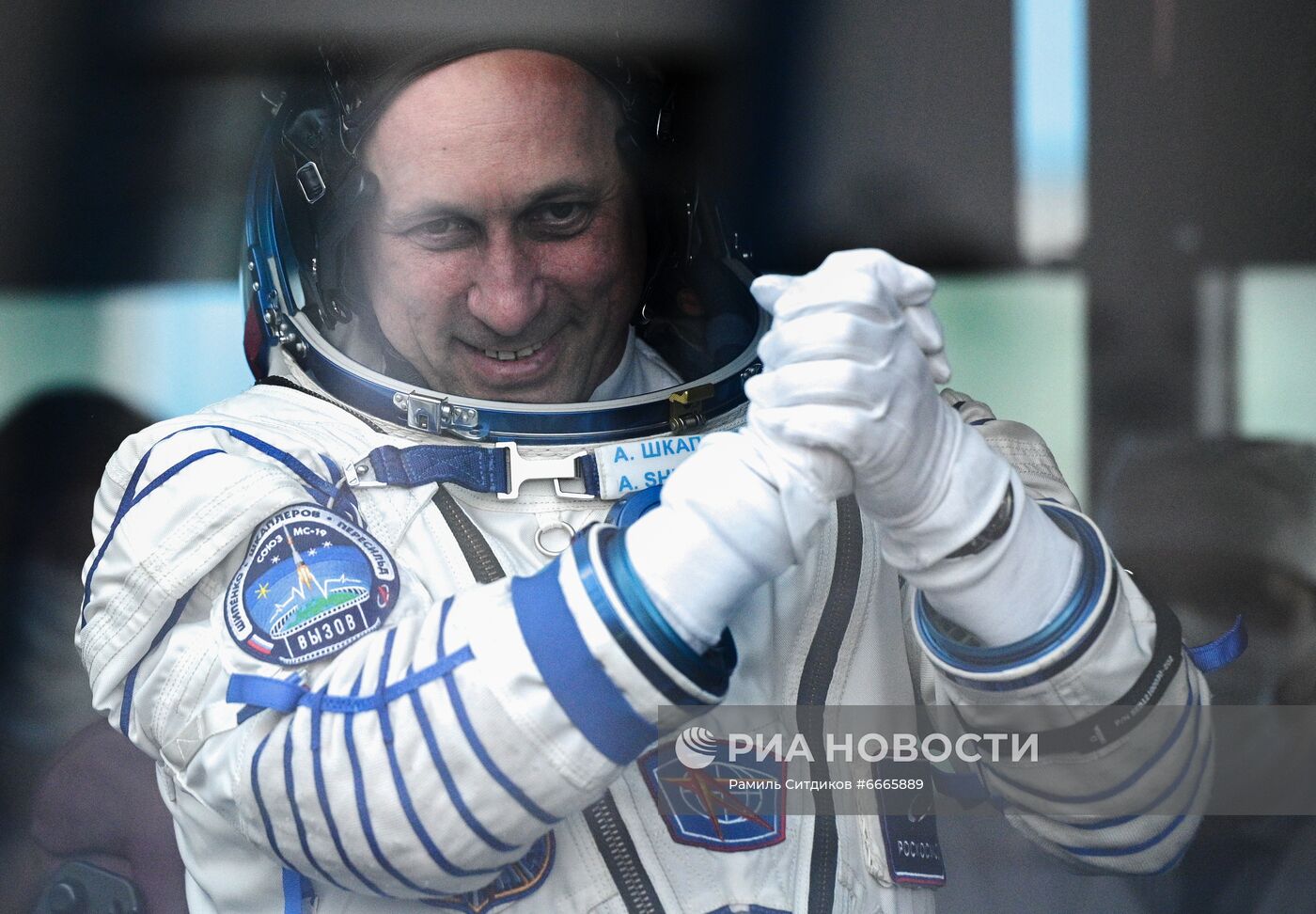 Подготовка к старту ТПК "Союз МС-19" со съемочной группой фильма "Вызов"