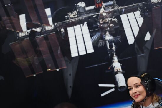 Подготовка к старту ТПК "Союз МС-19" со съемочной группой фильма "Вызов"