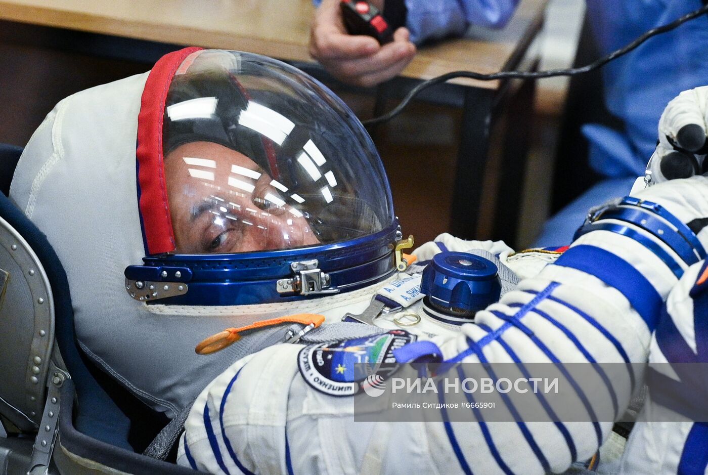 Подготовка к старту ТПК "Союз МС-19" со съемочной группой фильма "Вызов"