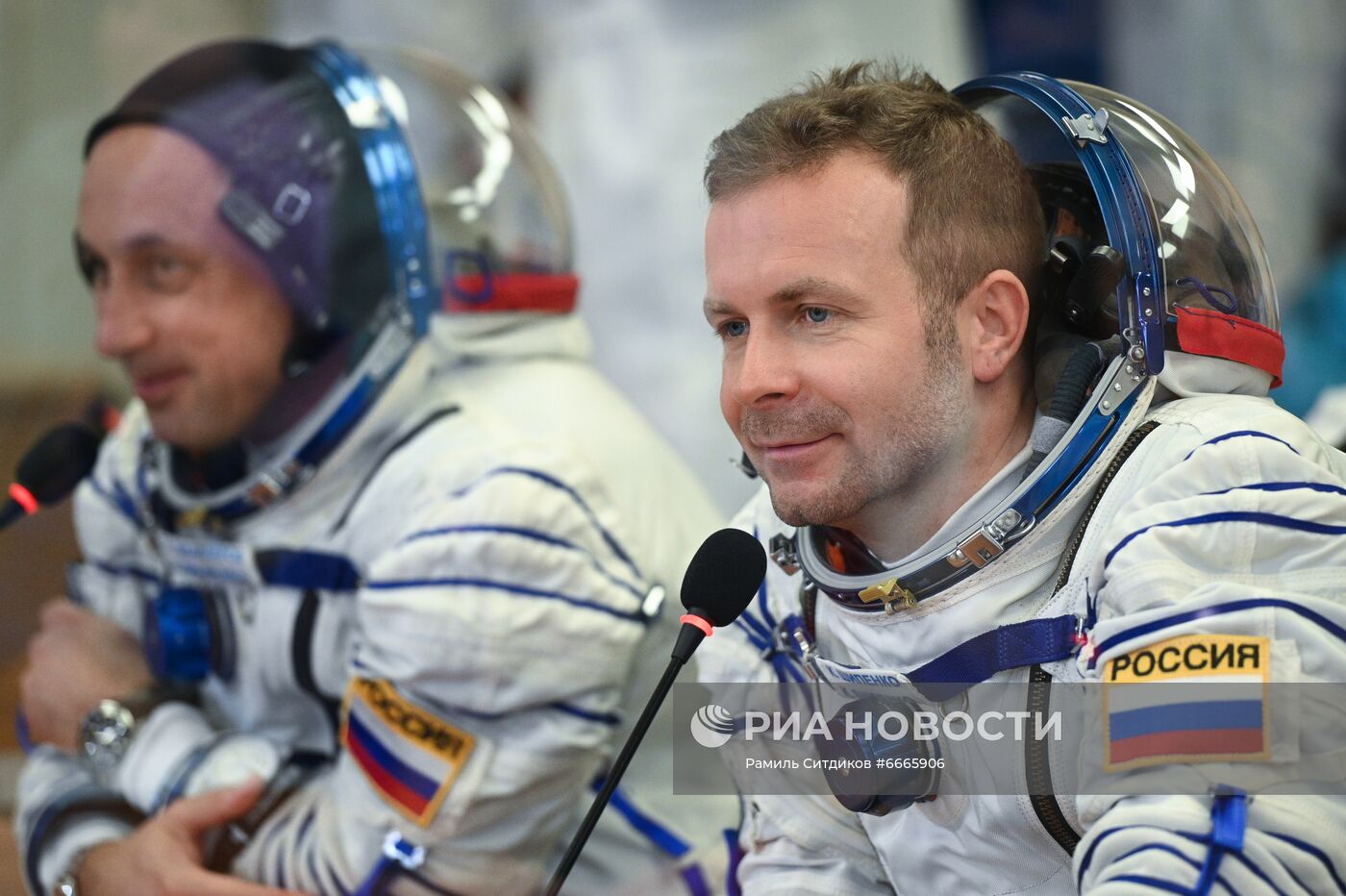 Подготовка к старту ТПК "Союз МС-19" со съемочной группой фильма "Вызов"