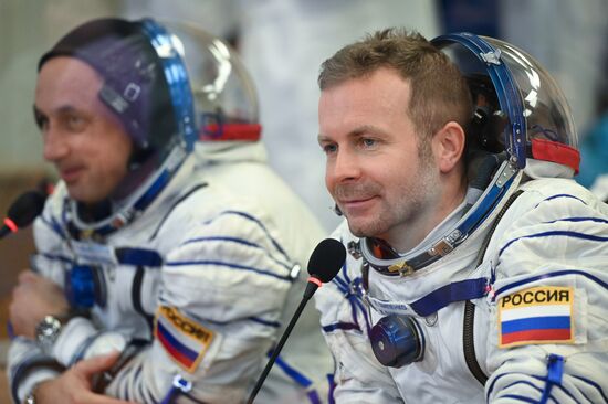 Подготовка к старту ТПК "Союз МС-19" со съемочной группой фильма "Вызов"