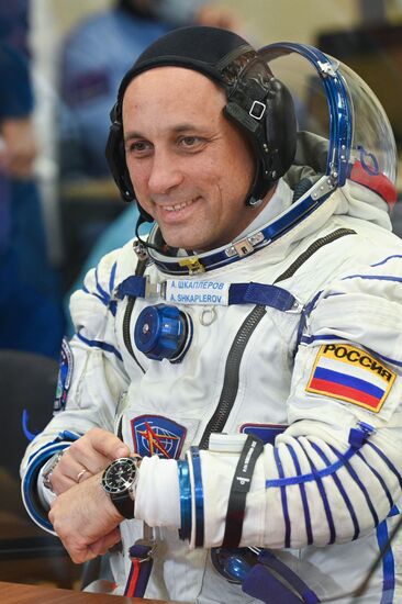 Подготовка к старту ТПК "Союз МС-19" со съемочной группой фильма "Вызов"