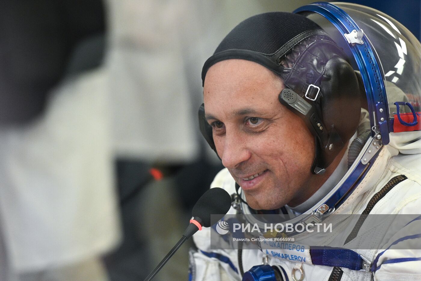 Подготовка к старту ТПК "Союз МС-19" со съемочной группой фильма "Вызов"