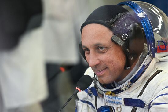 Подготовка к старту ТПК "Союз МС-19" со съемочной группой фильма "Вызов"