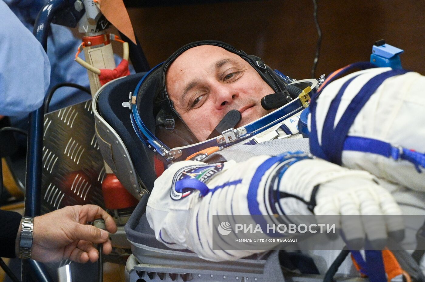 Подготовка к старту ТПК "Союз МС-19" со съемочной группой фильма "Вызов"