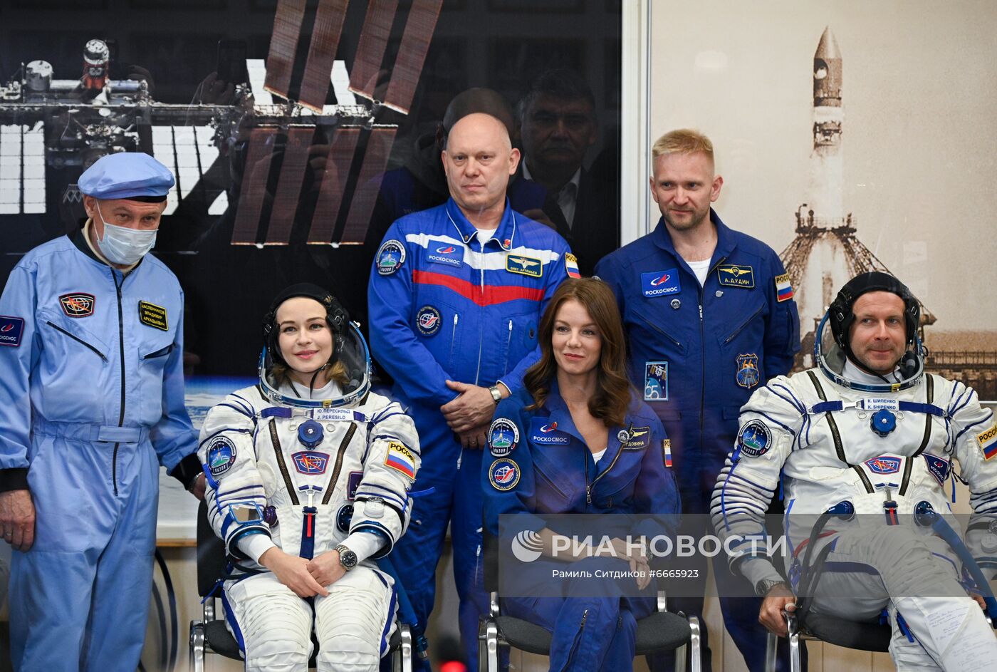 Подготовка к старту ТПК "Союз МС-19" со съемочной группой фильма "Вызов"