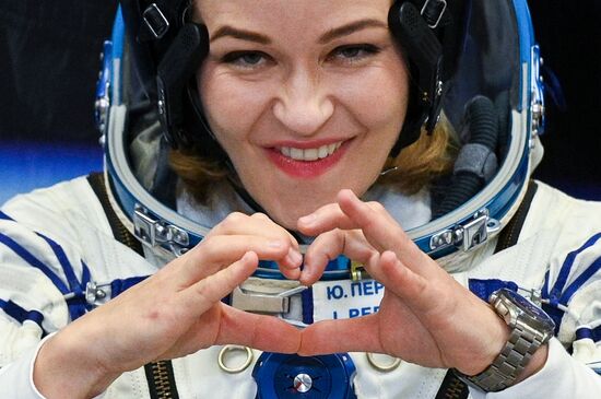 Подготовка к старту ТПК "Союз МС-19" со съемочной группой фильма "Вызов"