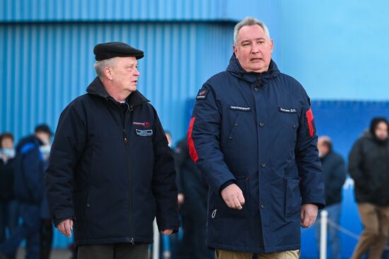 Подготовка к старту ТПК "Союз МС-19" со съемочной группой фильма "Вызов"