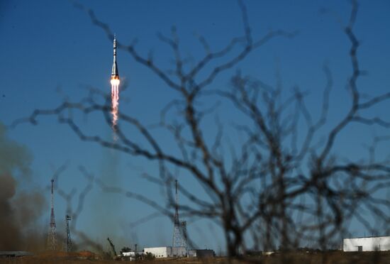 Старт ТПК "Союз МС-19" со съемочной группой фильма "Вызов"