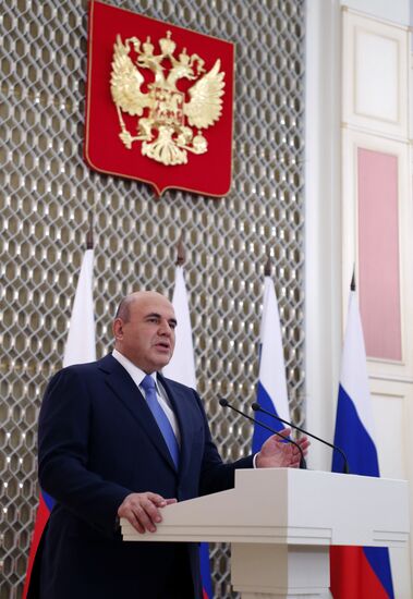 Премьер-министр РФ М. Мишустин вручил премии и почетные грамоты правительства РФ