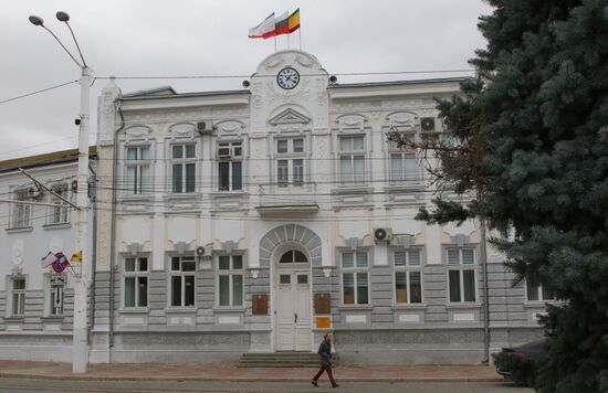 Обыски в администрации Евпатории из-за задержания мэра Р. Тихончука