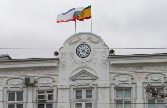 Обыски в администрации Евпатории из-за задержания мэра Р. Тихончука