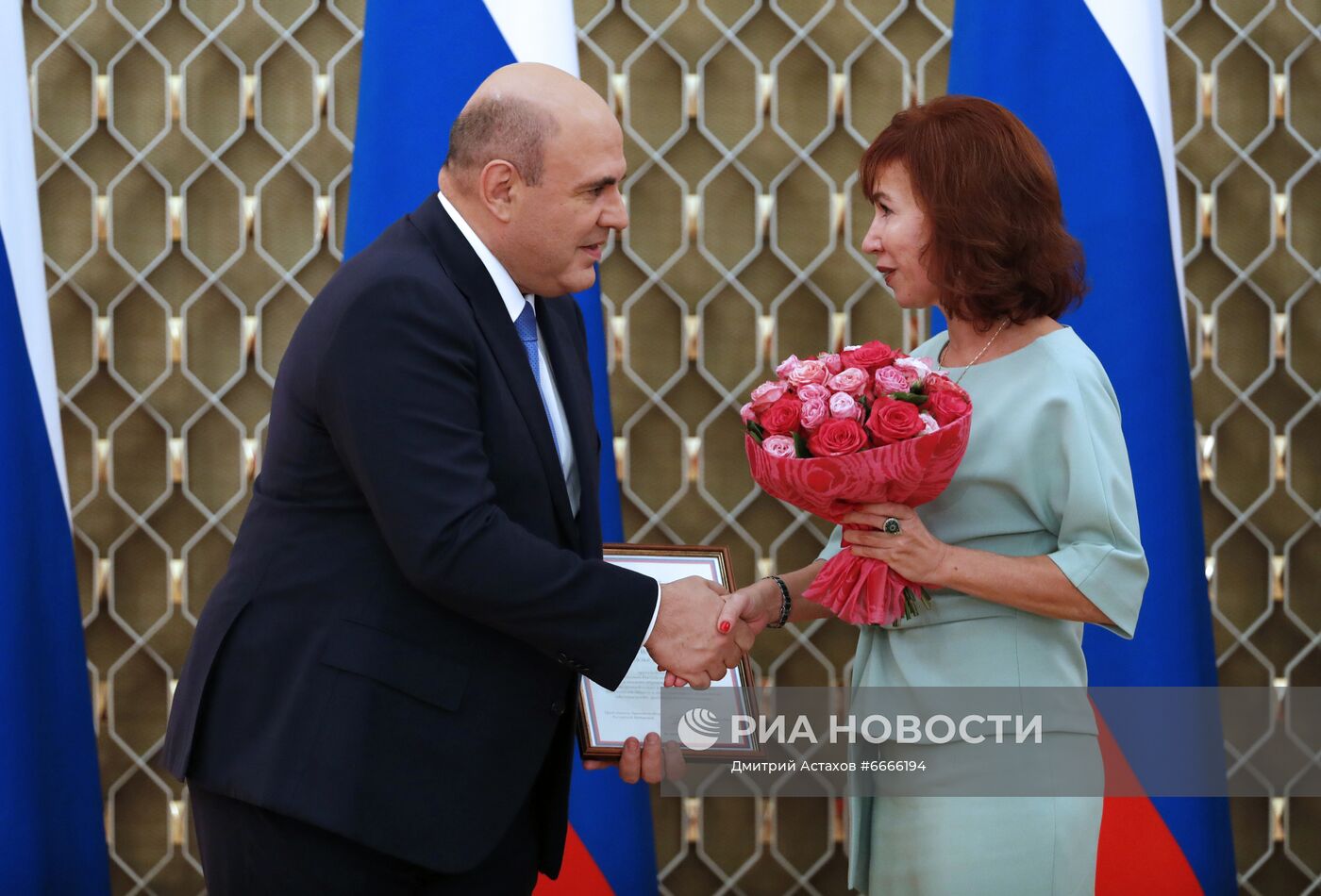 Премьер-министр РФ М. Мишустин вручил премии и почетные грамоты правительства РФ