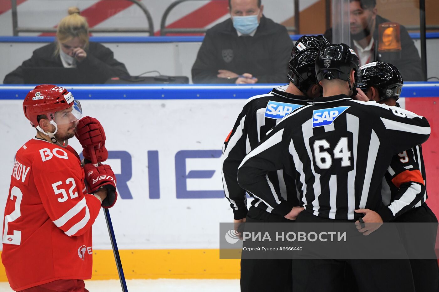 Хоккей. КХЛ. Матч "Спартак" – "Металлург"