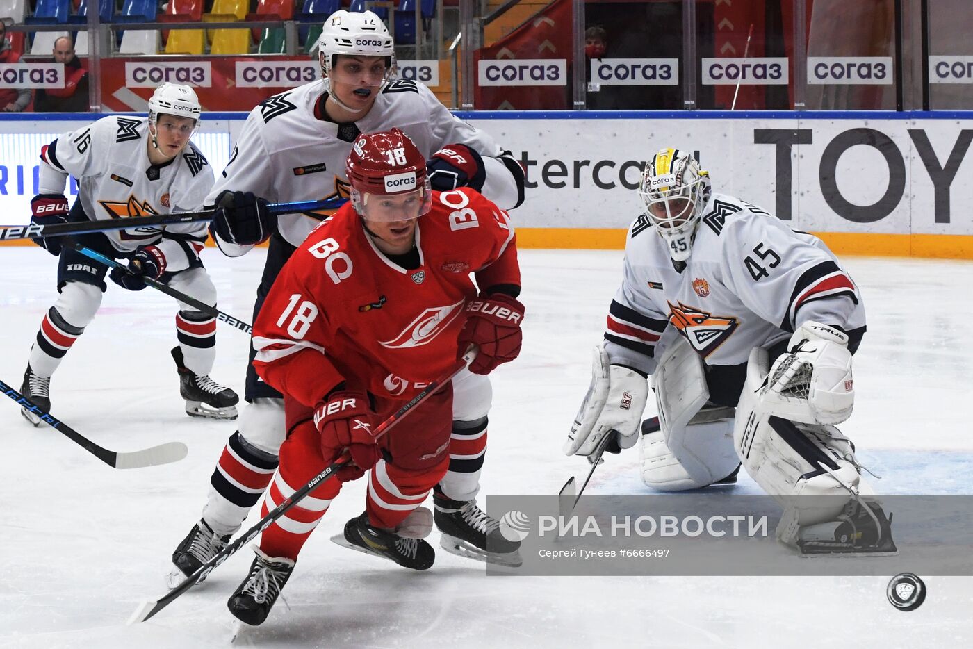 Хоккей. КХЛ. Матч "Спартак" – "Металлург"