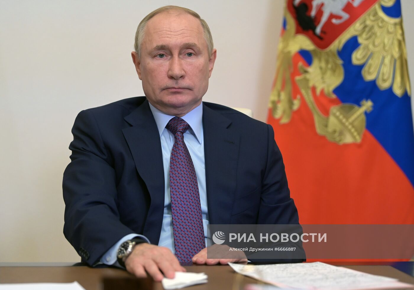 Президент РФ В. Путин провел совещание по вопросам развития энергетики
