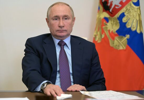 Президент РФ В. Путин провел совещание по вопросам развития энергетики