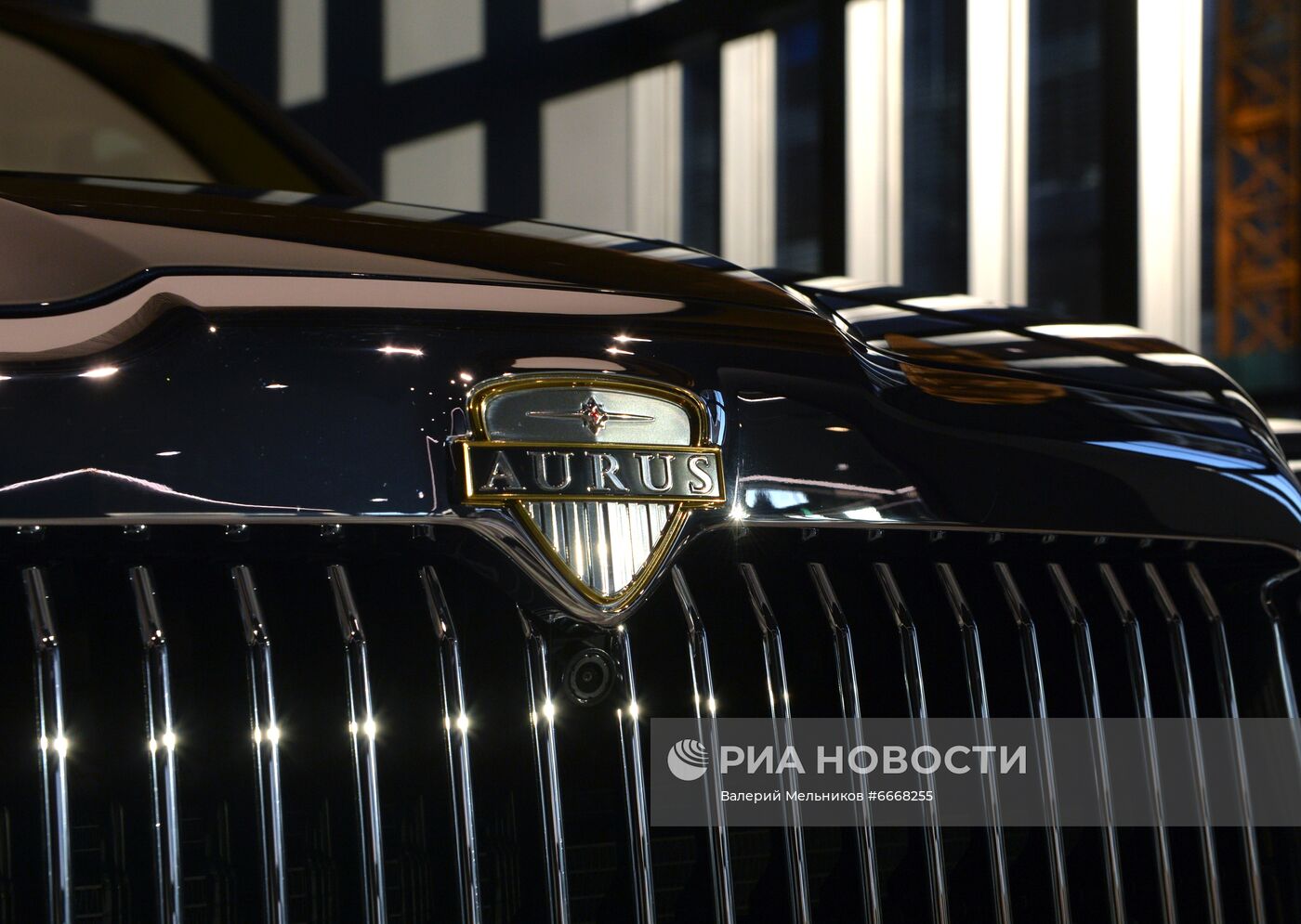 Новый шоурум автомобилей Aurus в Москве