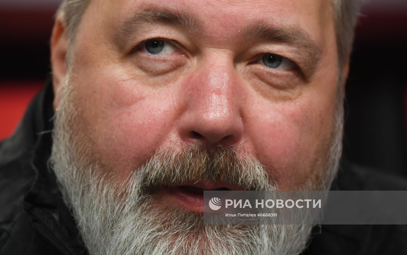 Российский журналист Д. Муратов стал лауреатом Нобелевской премии мира