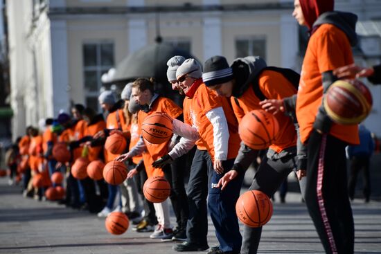 Установка рекорда России по массовому одновременному ведению баскетбольного мяча