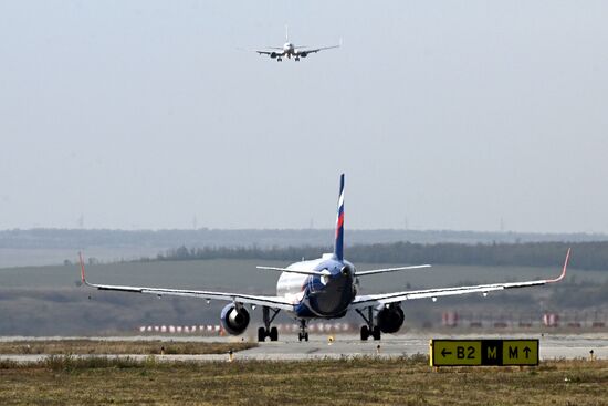Работа аэропорта Платов в Ростове-на-Дону