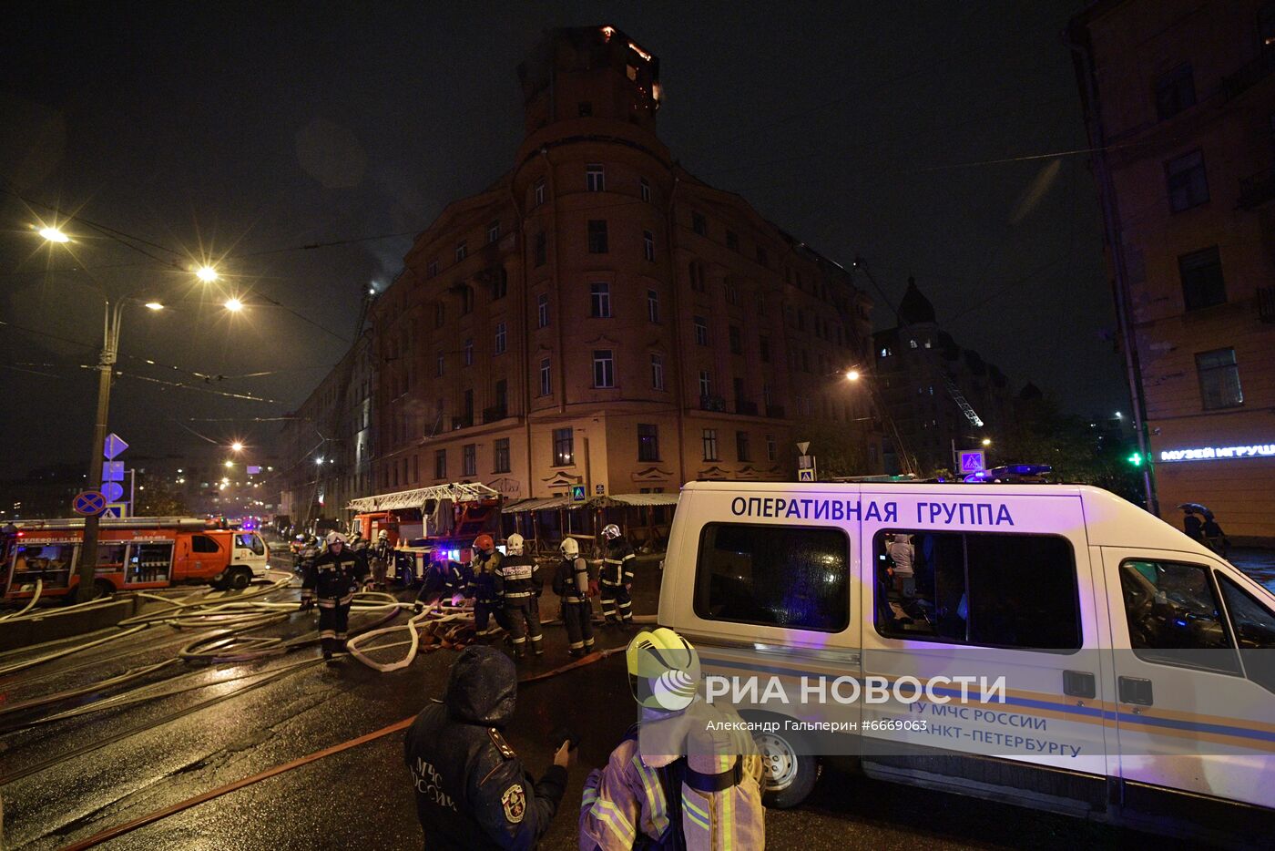 Пожар в жилом доме в Санкт-Петербурге