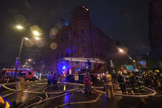 Пожар в жилом доме в Санкт-Петербурге