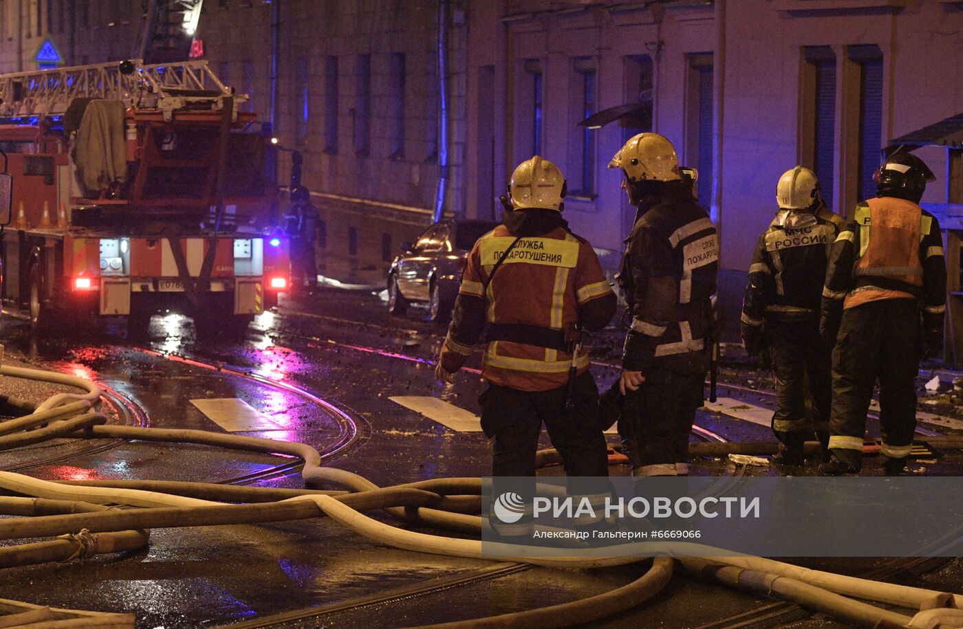 Пожар в жилом доме в Санкт-Петербурге