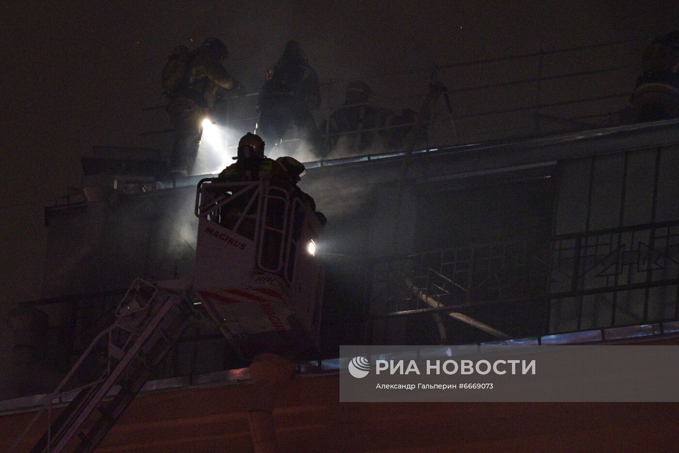 Пожар в жилом доме в Санкт-Петербурге