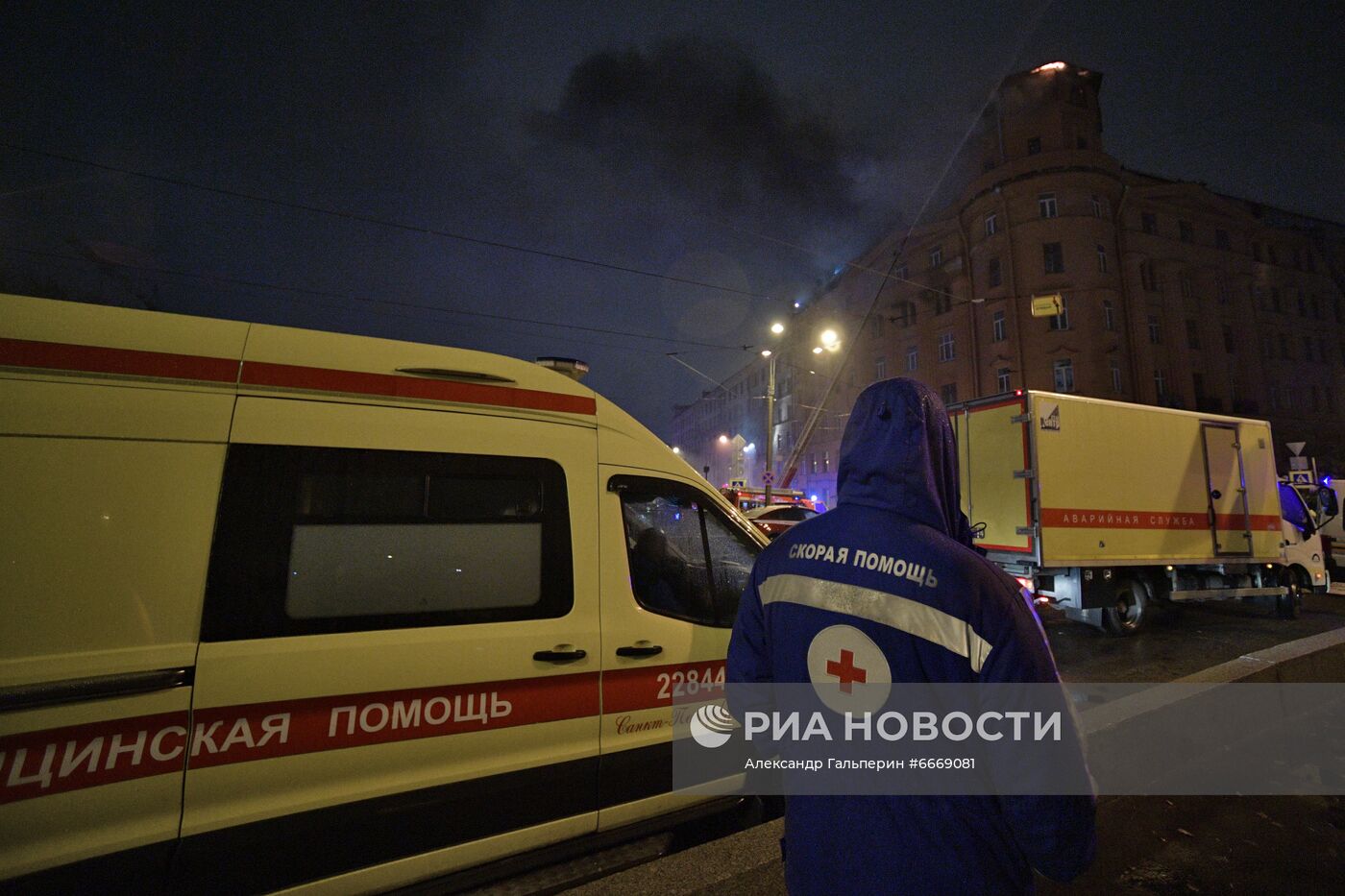 Пожар в жилом доме в Санкт-Петербурге