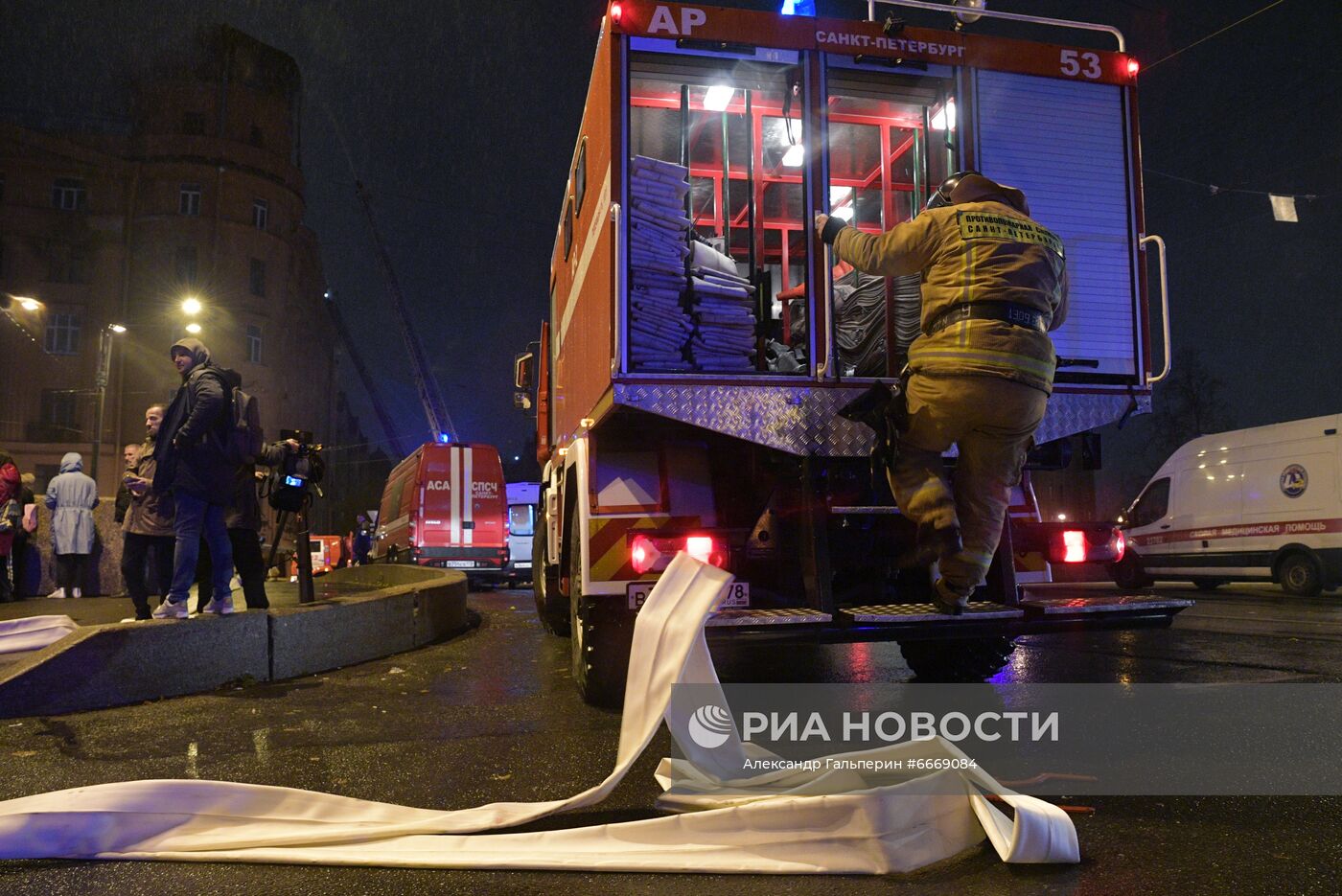 Пожар в жилом доме в Санкт-Петербурге