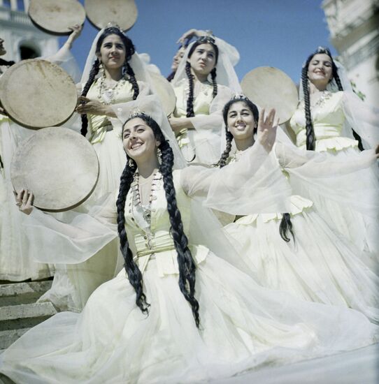 Азербайджанский государственный ансамбль песни и танца