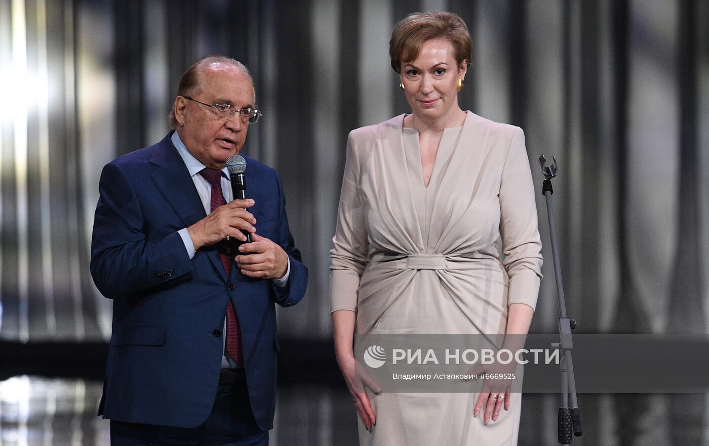 Церемония награждения участников конкурса "Учитель года России - 2021"