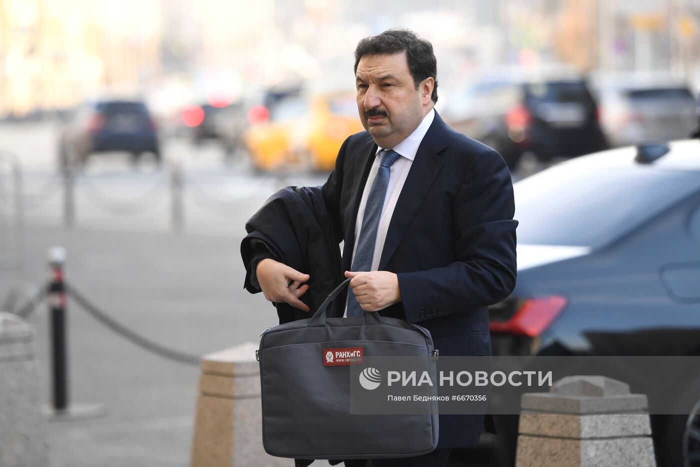 Первое пленарное заседание восьмого созыва Госдумы