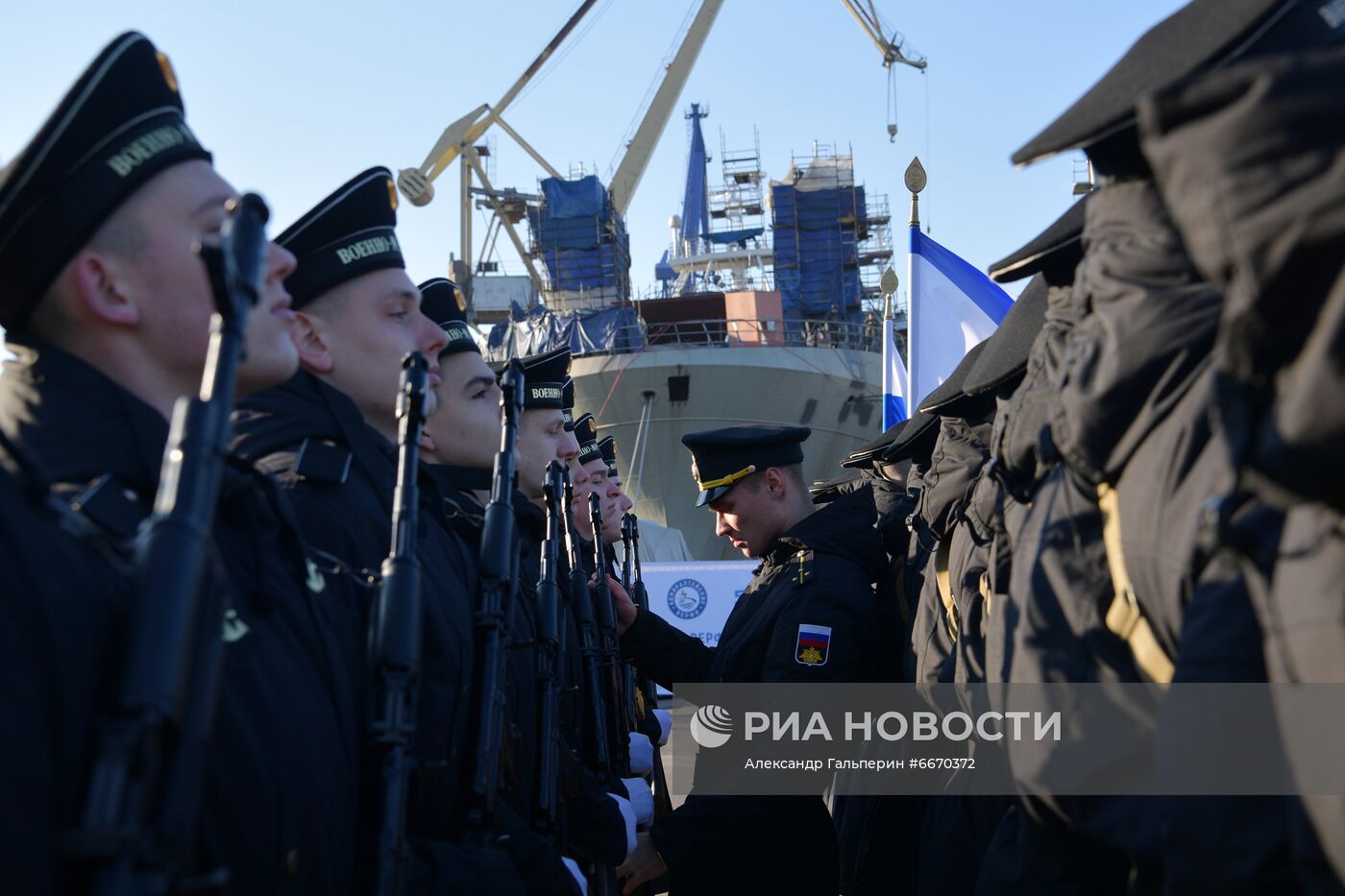 Церемония приема подводной лодки "Магадан" в состав ВМФ