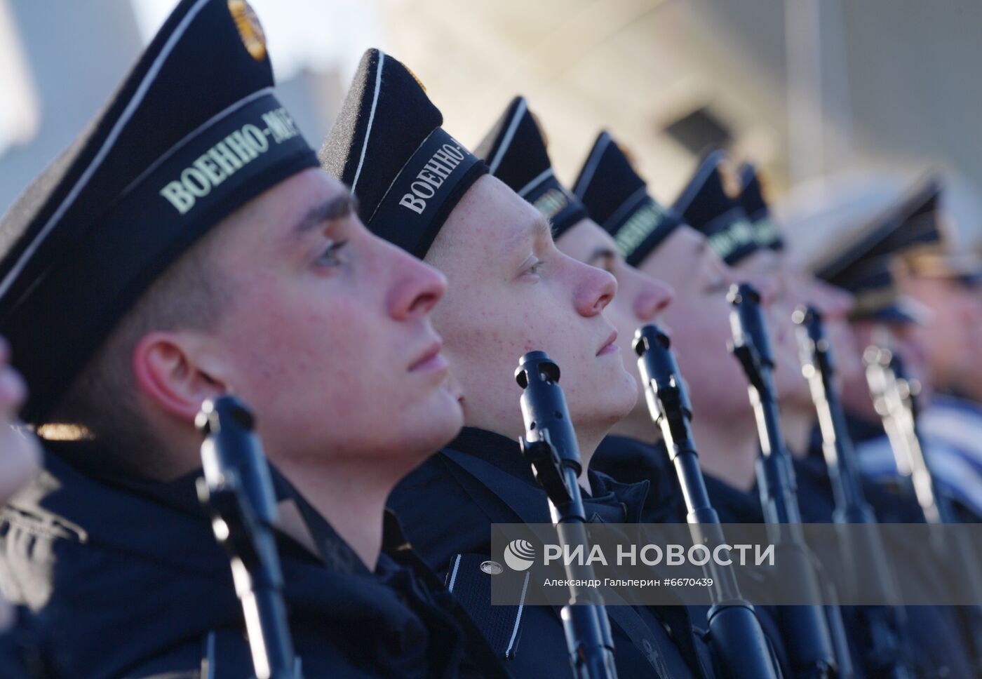 Церемония приема подводной лодки "Магадан" в состав ВМФ